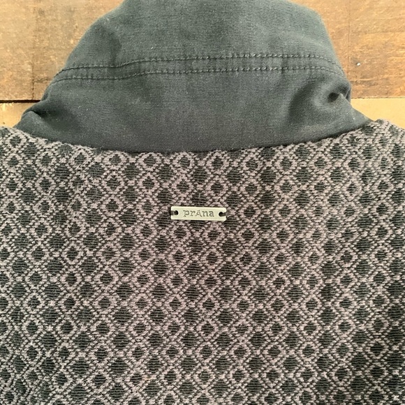 PrAna Vest with Zipper and Pockets - Picture 3 of 8